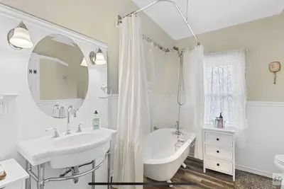 Image de 2br Coastal Retreat close to Yale and walk to Ny Train!