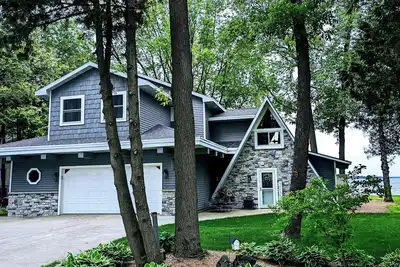 Image de Lake house on beautiful Shawano Lake for Nfl draft