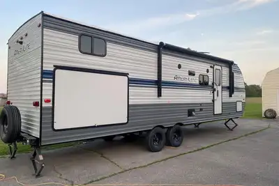 Image de Cozy Rv close to the Reservoir