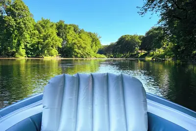 Image de Catskills River Retreat: Large Waterfront 4br Home Sleeps 11 Guests