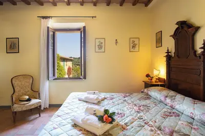 Image de Old peasant house in a small hamlet 10 minutes from the center of Siena.