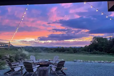 Image de Breathtaking sunsets minutes from everything the White Mountains have to offer!