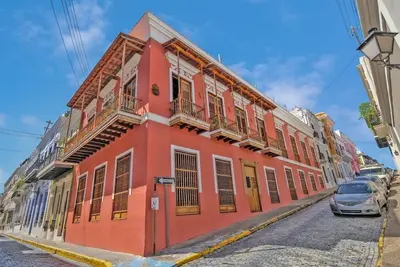 Historic Rum Baron's Mansion in Best location!