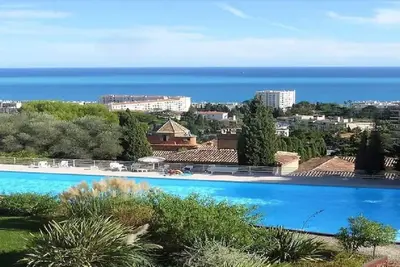 Image de Appartement luxe avec piscine, Tennis, Parc, supérette etc. à 700 m de la plage