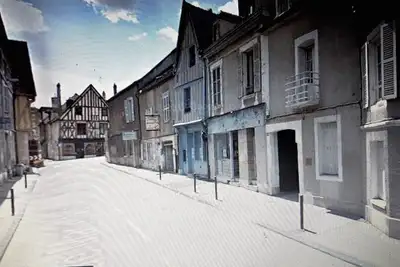 Image de Bourgogne Centre historique Auxerre, meubles mix design/antiques, super standing