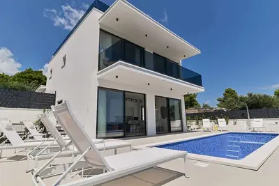 Image de Seaside Retreat Luxurious Villa With Private Pool