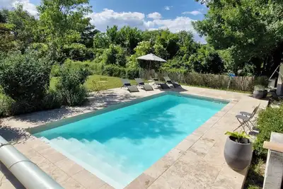 Image de Maison de caractère avec piscine privée, parking privé, grand jardin et Wifi