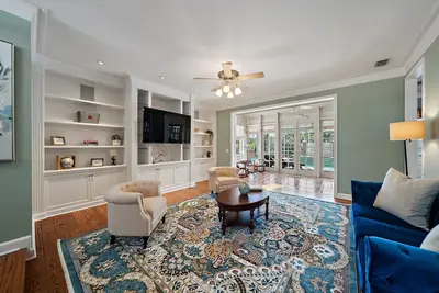 Image de Luxury Wellington Home with a Beautiful Pool