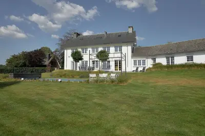 Image de Spacieuse villa avec piscine privée à Theux