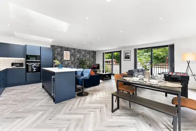 Image de Modern 2-Bedroom Apartment in Victoria Gardens