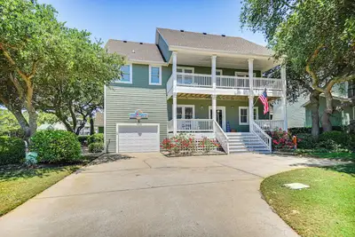 Image de Spacious Outer Banks Home - Golf & Beach Access!