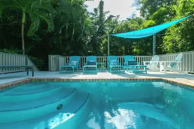 Image de Villa de Paz, Stj 4 Br/2. 5b, 2-8 guests Pool Private Renovated Ac backup power