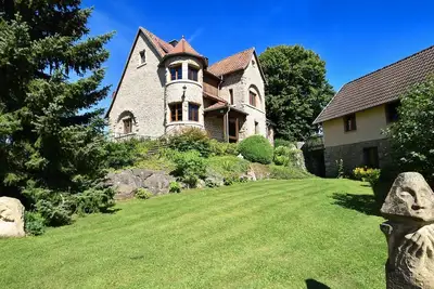 Image de Villa en Hesse avec jardin et barbecue