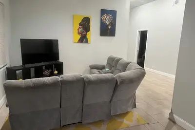 Image de Family friendly spacious home!