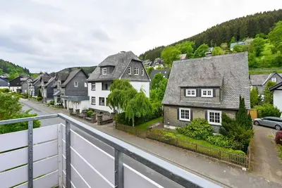 Image de Maison de vacances bien entretenue avec terrasse