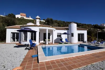 Image de Villa avec piscine privיe א Arenas