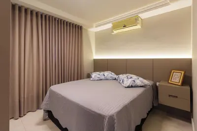 Image de Beautiful, cozy, renovated apartment blocks from the Botanical Garden.