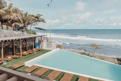 Image de 3-Bedroom Oceanfront with Private Pool