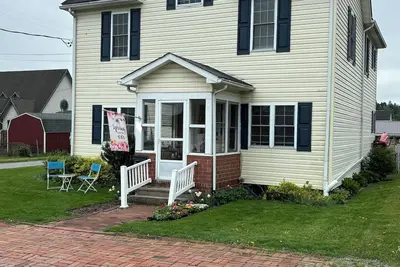 Image de Pattonia-Sleeps 13 comfortably in the Laurel Highlands