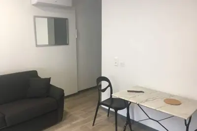 Studio de 27 m2 climatisé à 450 m des thermes
