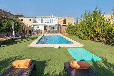 Image de Can Miquel Porro - Quatre Chambres Villa, Couchages 8