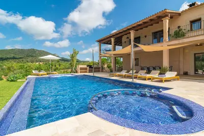 Image de S'albarcoquer - Cinq Chambres Villa, Couchages 10