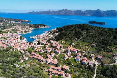 Image de Maison à Veli Iž près de la mer