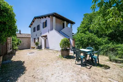 Image de Maison à Sellano avec Piscine et Terrasse