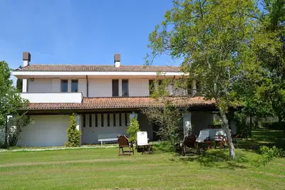 Image de maison de vacances à Sant'ermete avec jardin