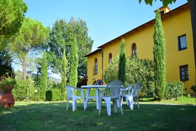 Image de ferme avec piscine à Vinci