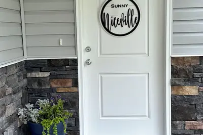 Image de Sunny Niceville! Very Nice, new 3/2. 5 Townhome. 04 mile from water!