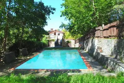 Image de Retraite paisible avec piscine