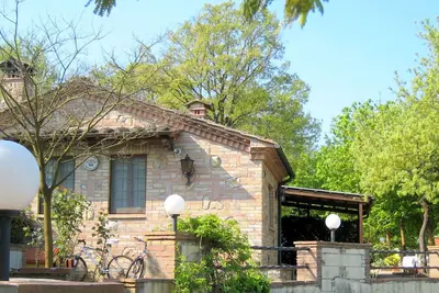 Image de Cottage avec jardin priv×™ en Toscane