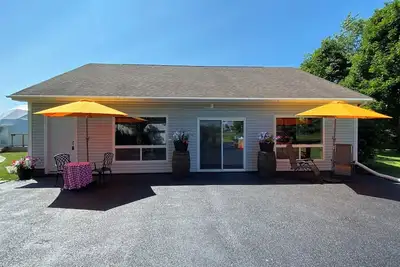 Image de Cozy Bungalow in Nova Scotia with Backyard Patio