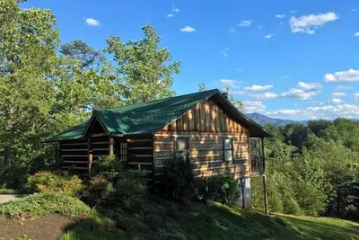 Image de Tranquil Smoky Mountain Cabin: Hot Tub & Views