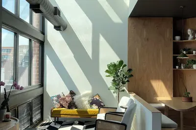 Image de Spacious, Central West Loop 4-Bed w/ Incredible Views, Free Parking and Balcony!