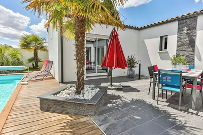Image de La Favorite - jardin minéral avec piscine