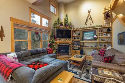 Image de Spacious and Bright Keystone Townhome