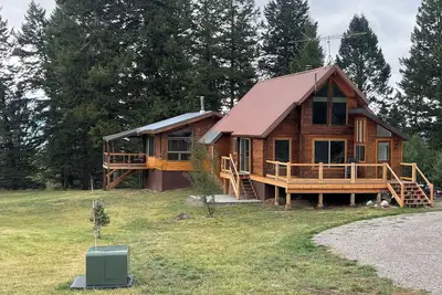 Image de Cozy Strawberry Creek Cabin with WiFi bordering forest in Bedford, Wy