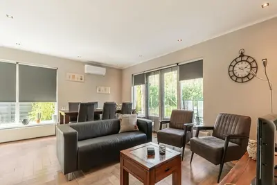 Image de Maison de vacances א Garderen avec jardin
