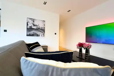 Image de Nine Elms Us Embassy Modern + Cinematic Hdtv + 1gb wifi