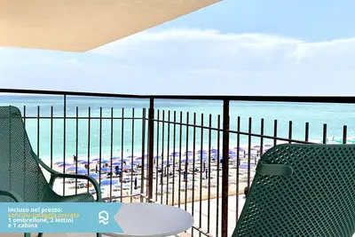 Image de M389 - Marcelli, new three-room apartment on the sea with private beach