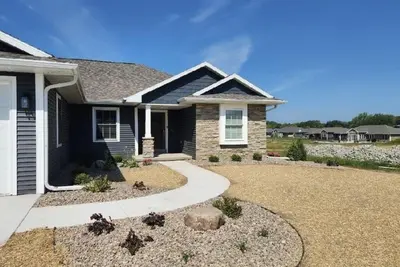 Image de Full home available for Eaa 2025. Minimum 7 day rental.