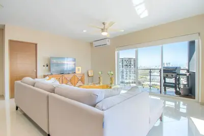 Image de Elegante Condo a una Cuadra del Mar en Nuevo Mazatlan