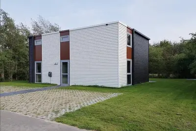 Image de Luxe au bord du lac ; sauna et bain à remous
