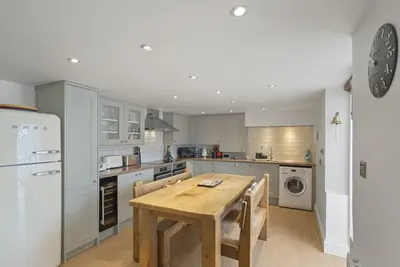 Image de Modern Townhouse w/ Private Parking, Dartmouth