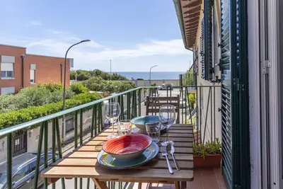 Image de GuestHost - Modern Sea View Apartment with Balcony