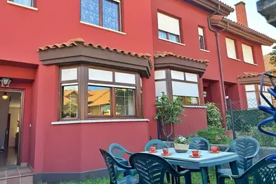 Image de Semi-detached house with private garden and communal pool