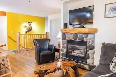 Image de Riverside Location - 2 Bedroom Condo - 2 Bathroom