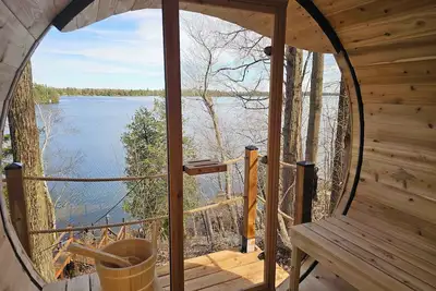 Image de Otter'S Holt - Lakeside retreat with hot tub & sauna